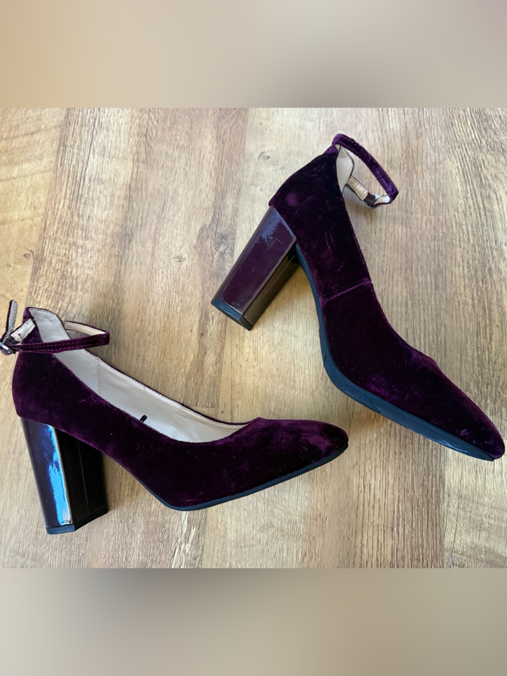 NWOB Marc Fisher Burgundy Velvet Ankle-Strap Block Heel Pumps Size 10